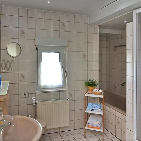 Apartment Luxurious In Near Public Pool