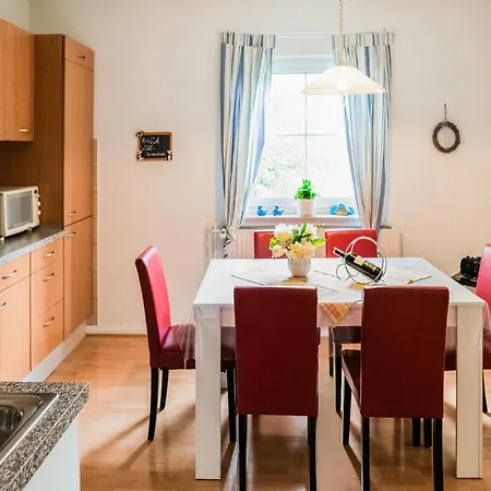 アパート Luxurious In Near Public Pool *