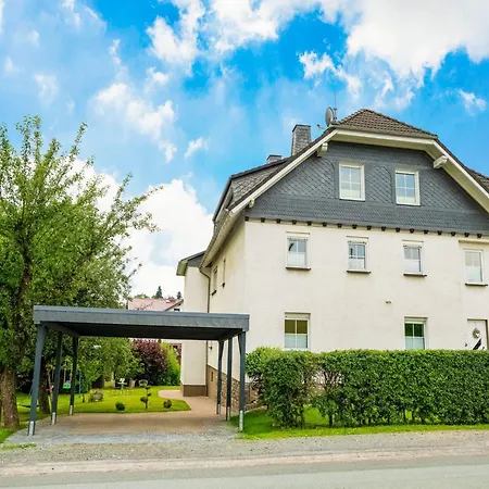 Luxurious In Near Public Pool Apartment