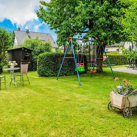 Luxurious In Near Public Pool Apartamento Medebach