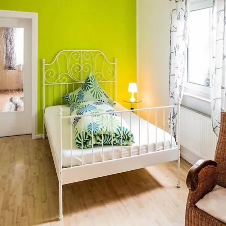 Luxurious In Near Public Pool Apartamento Medebach