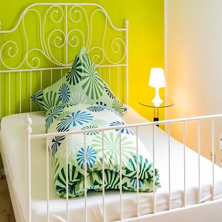 アパート Luxurious In Near Public Pool メーデバッハ