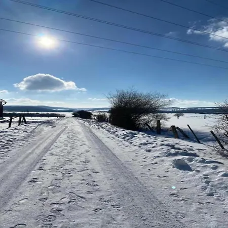 Luxurious In Near Public Pool Apartamento