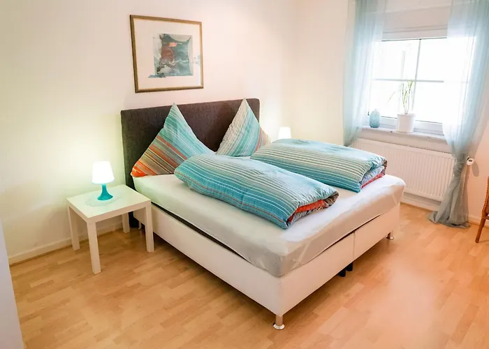 Luxurious In Near Public Pool Appartement *