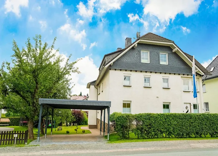 Luxurious In Near Public Pool