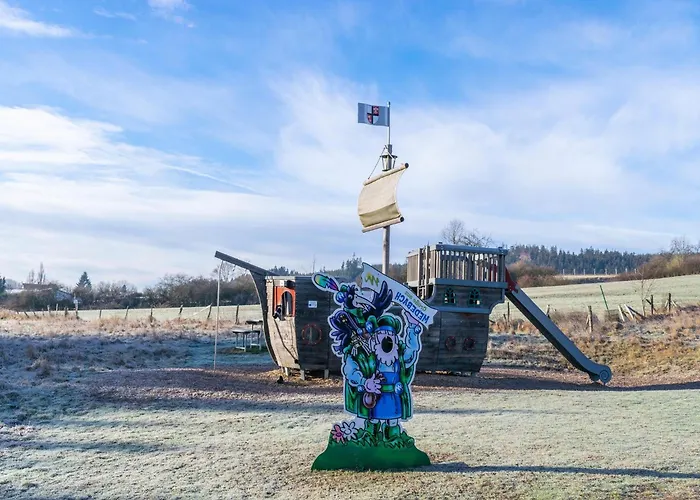 Luxurious In Near Public Pool