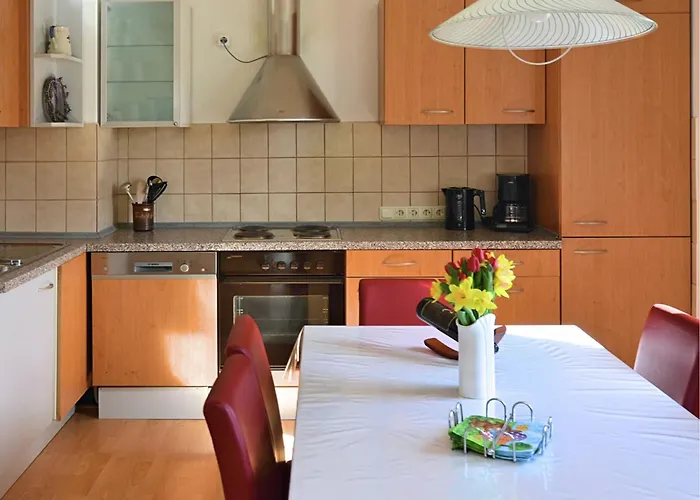 Luxurious In Near Public Pool Apartament *