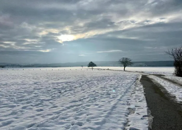 דירה Luxurious In Near Public Pool *