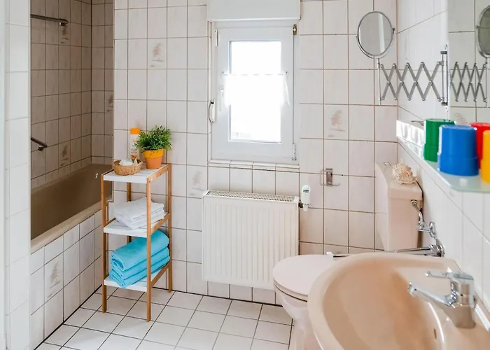 Luxurious In Near Public Pool *