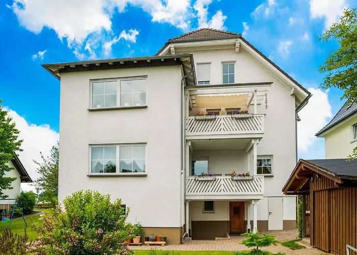 Luxurious In Near Public Pool